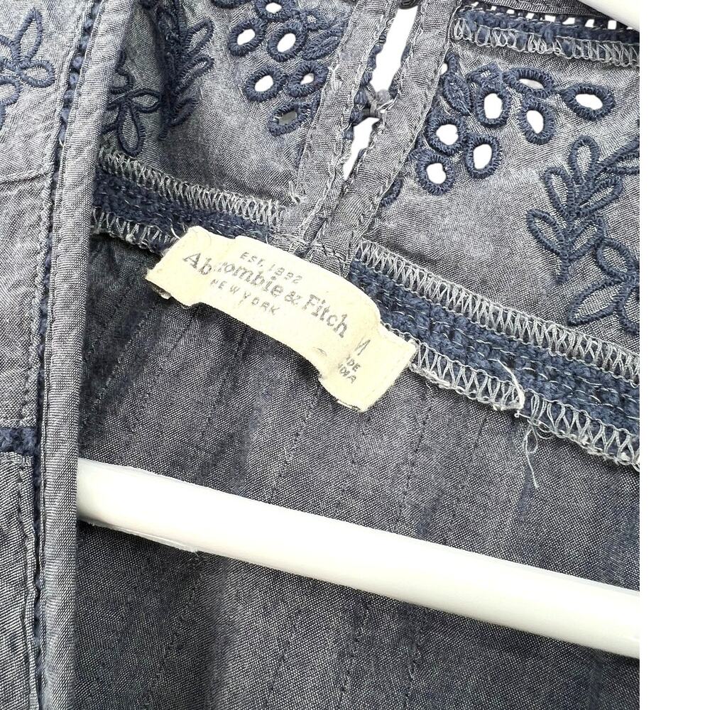 Abercrombie & Fitch M sleeveless chambray eyelet denim top embroidery blouse - Picture 3 of 5
